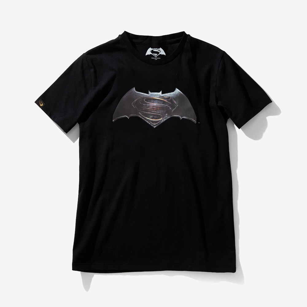 BATMAN VS SUPERMAN Tシャツ