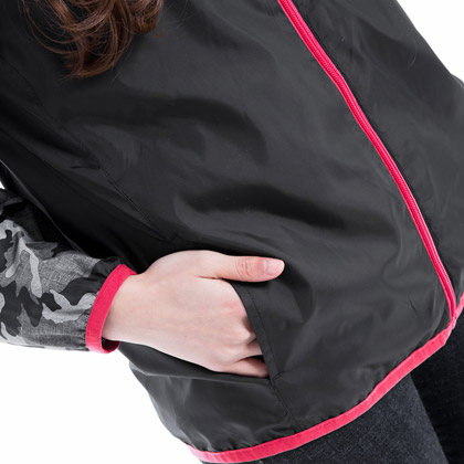 ウインドブレーカーパーカー(花粉対策)WOMEN M ブラック×カモフラージュ