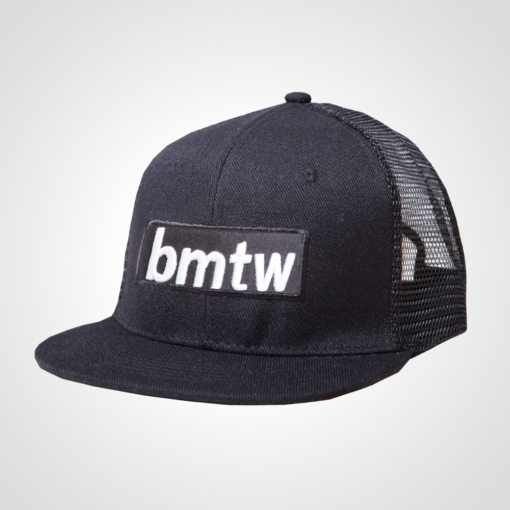 bmtw BOXロゴストレートメッシュキャップ