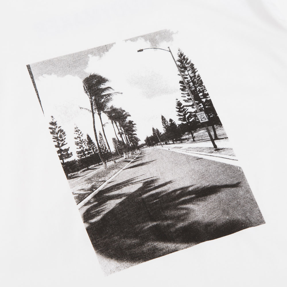 【UV加工】肌ざわりなめらか グラフィックTシャツ