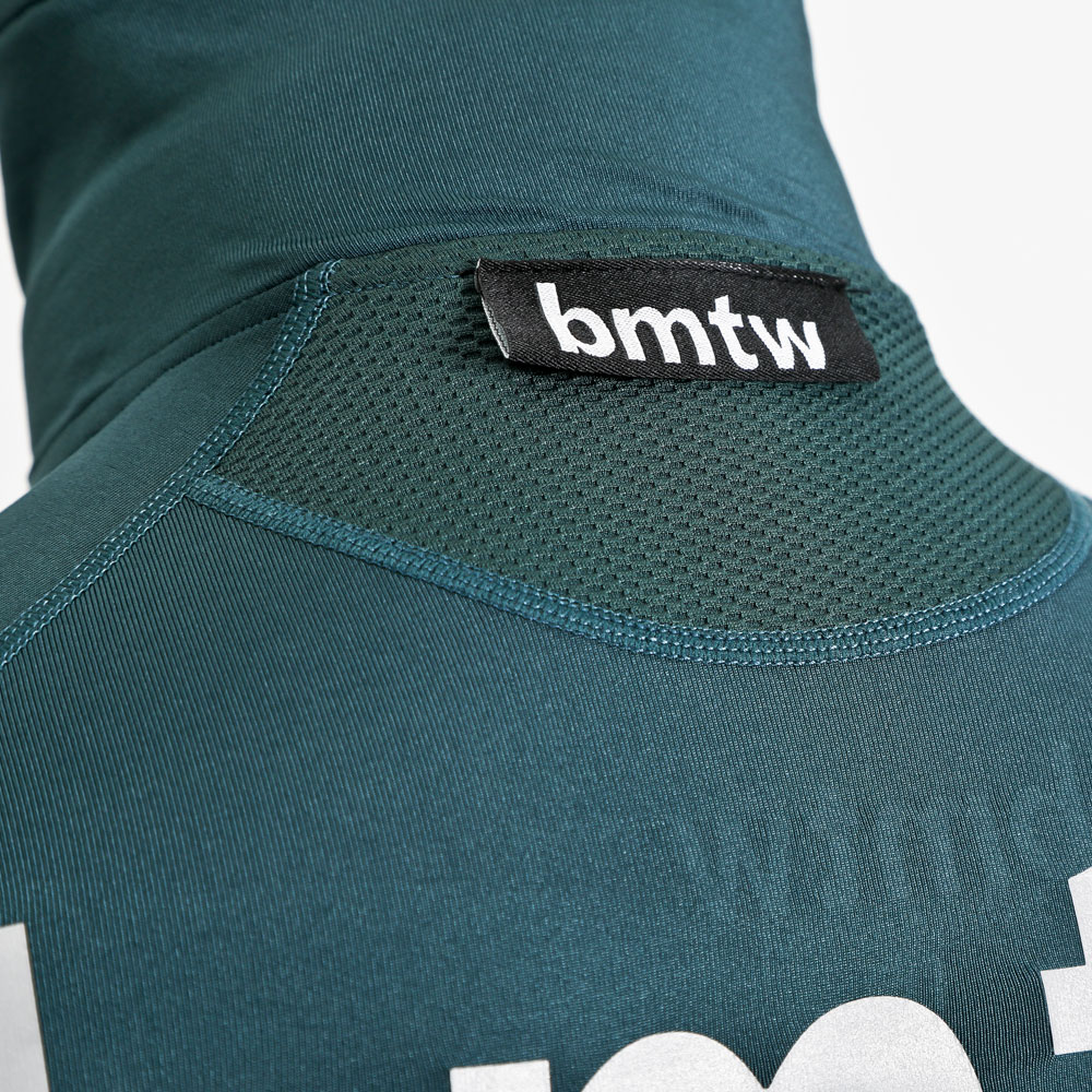 bmtw ハイパーストレッチ ハーフジップ