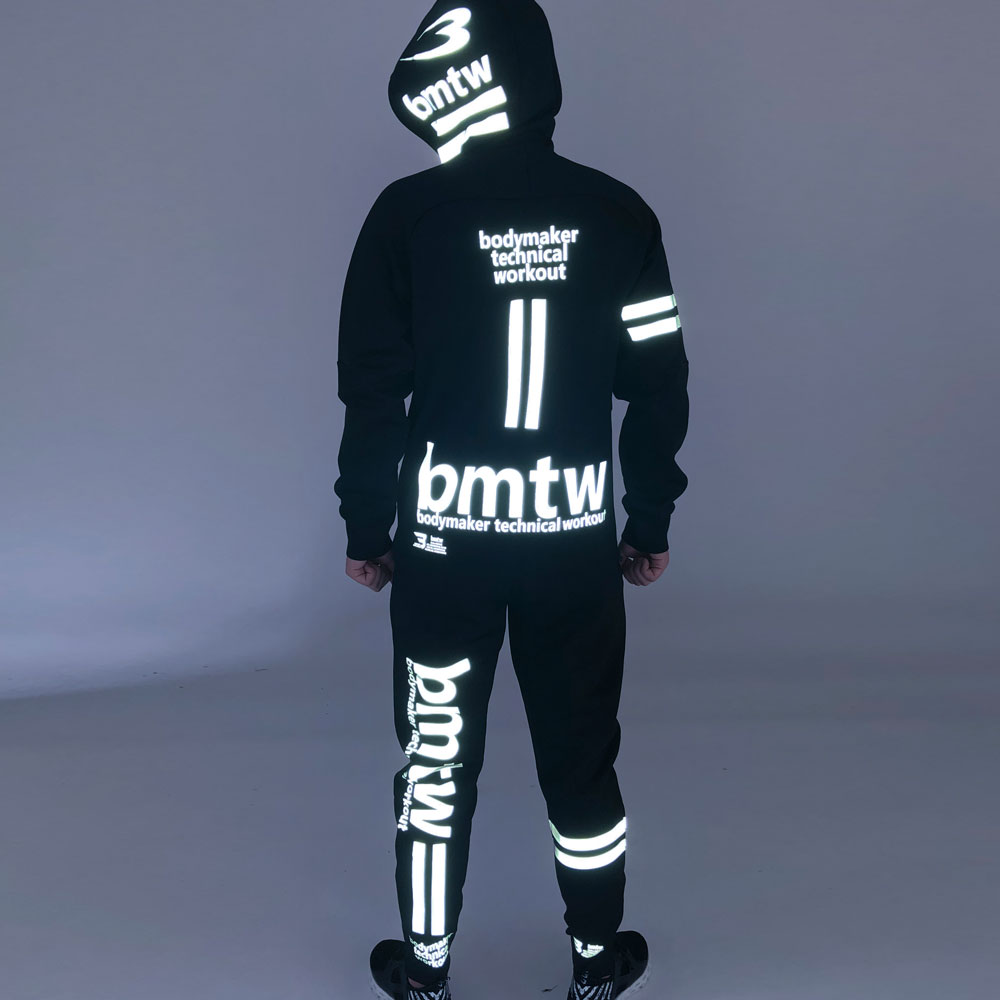 bmtw ストレッチトレーニングパーカー