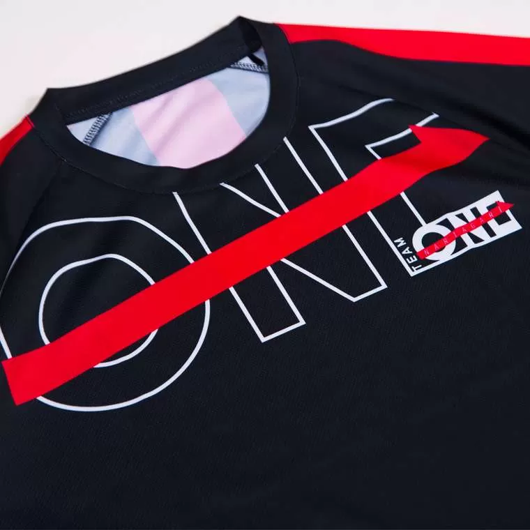 TEAM ONE×BODYMAKER コラボウエアBM・DRY ハーフスリーブ2