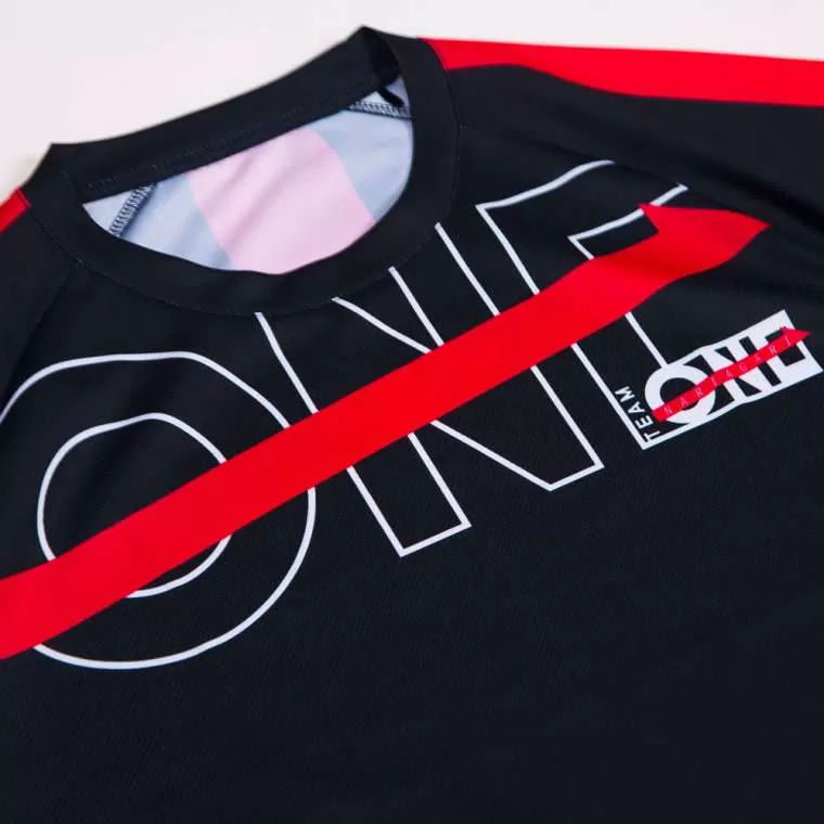 TEAM ONE×BODYMAKER コラボウエアBM・DRY ロングスリーブ2