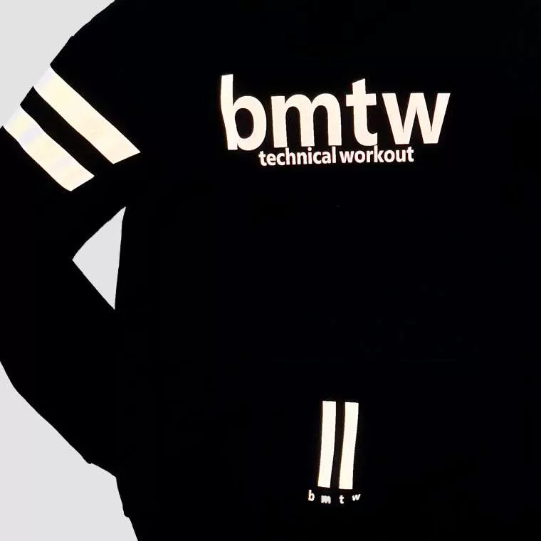 bmtw プロテクト パーカー