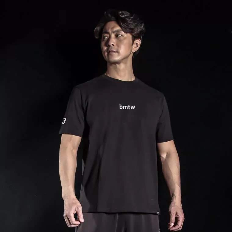 bmtw プリントTシャツ