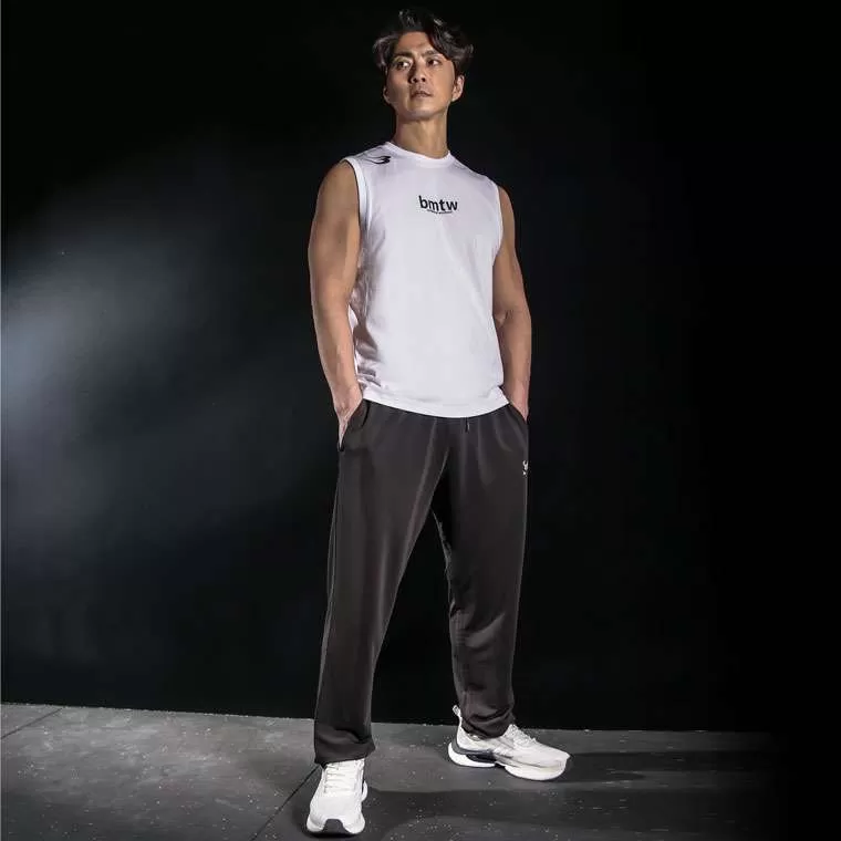 bmtw プリントノースリーブTシャツ